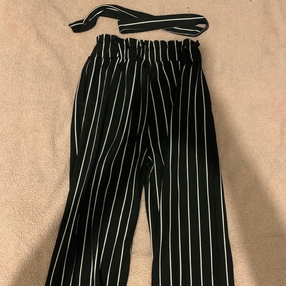 flowy dark/grunge boho stretchy pants with belt